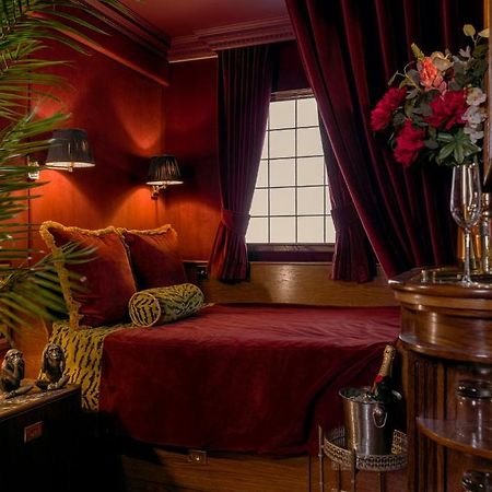 House Of Gods Royal Mile Hotel Edinburgh Bagian luar foto