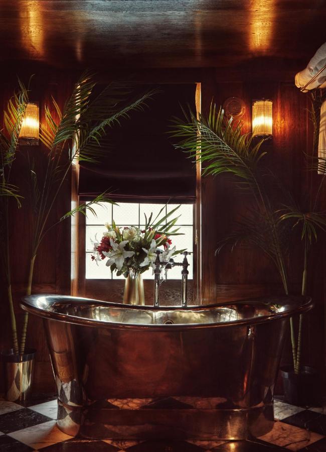 House Of Gods Royal Mile Hotel Edinburgh Bagian luar foto