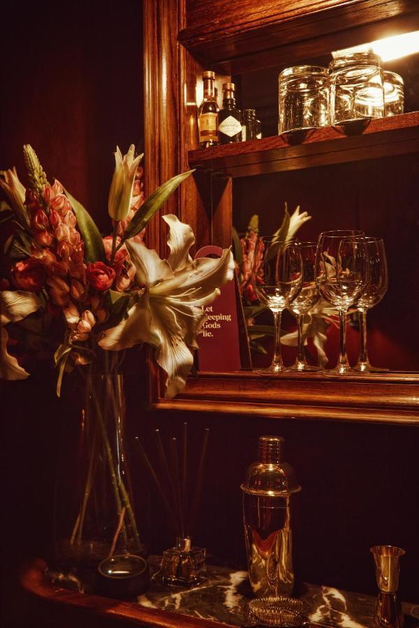 House Of Gods Royal Mile Hotel Edinburgh Bagian luar foto