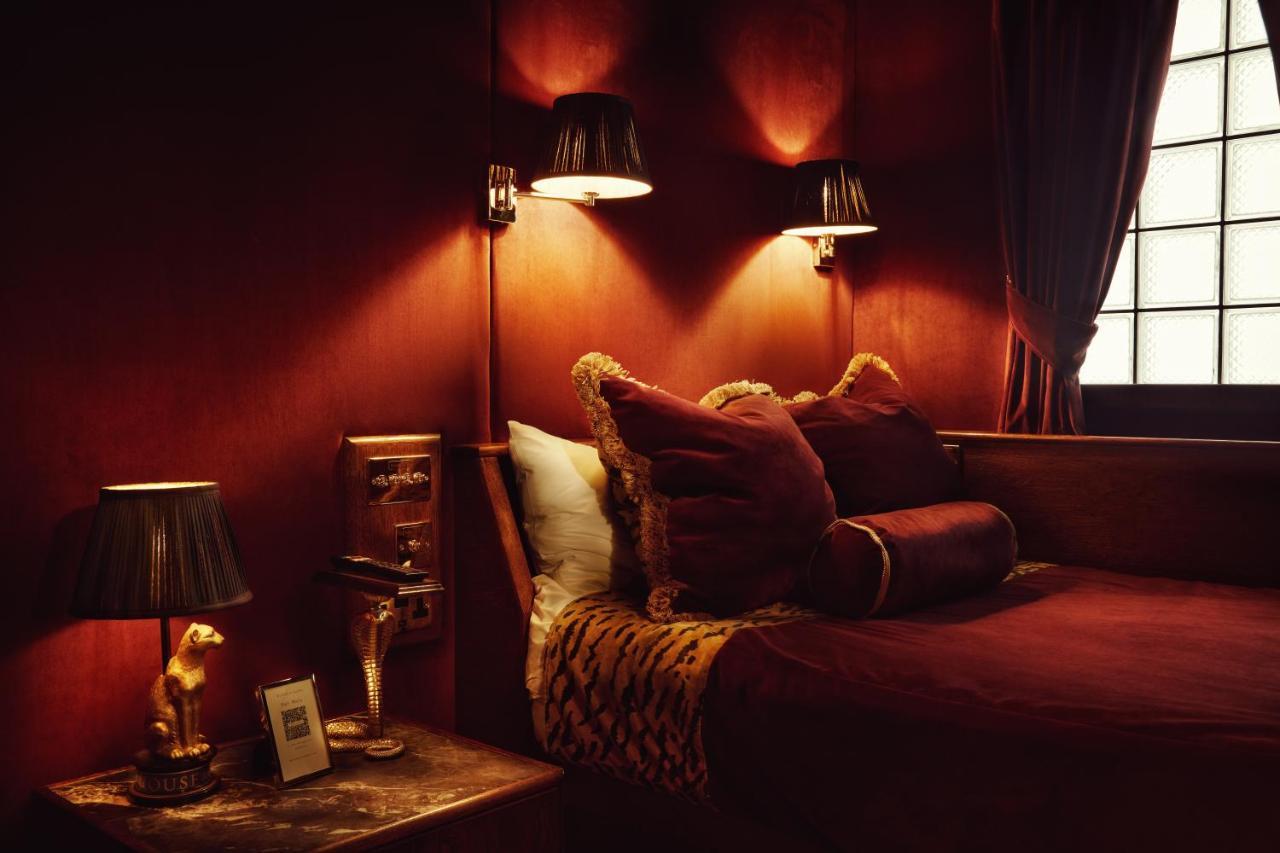 House Of Gods Royal Mile Hotel Edinburgh Bagian luar foto
